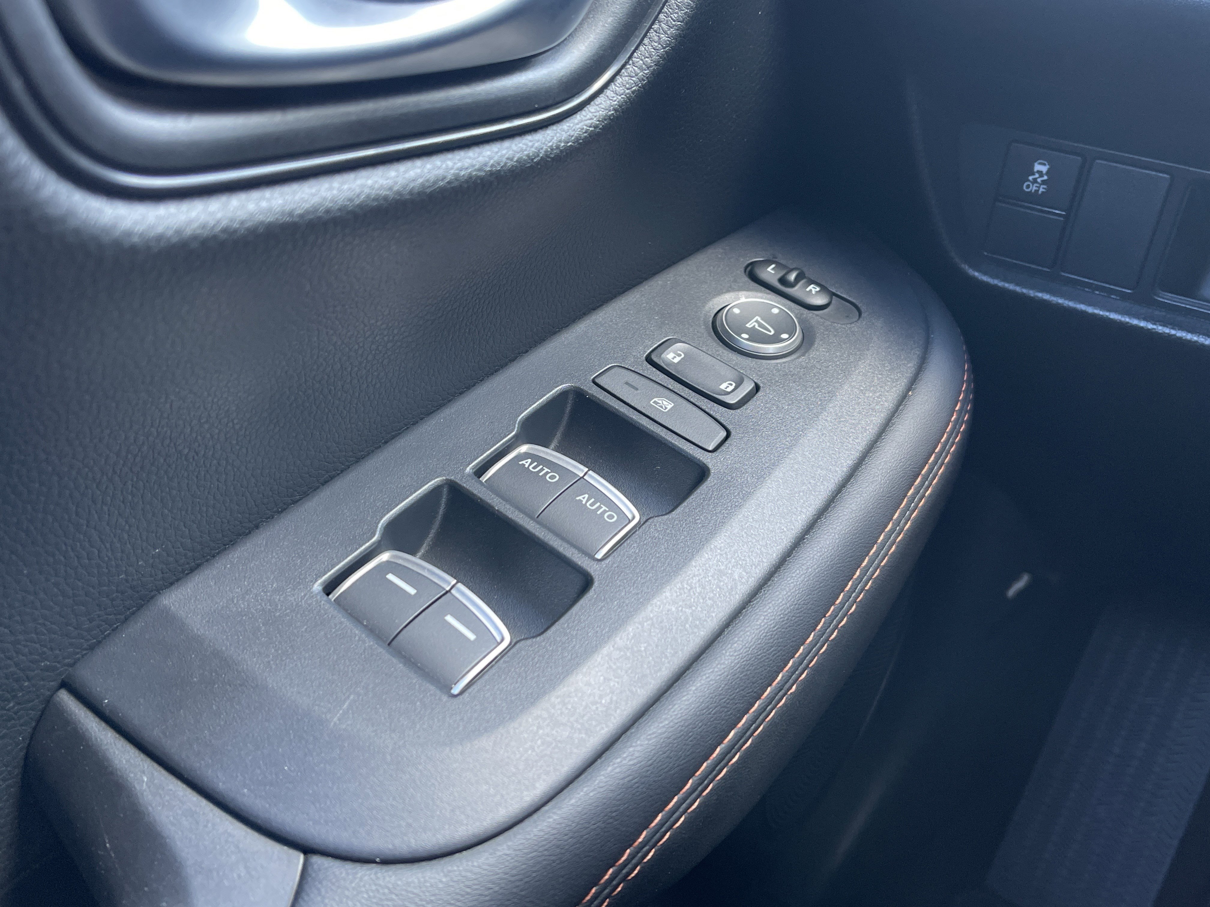 Certified 2025 Honda HR-V Sport image 23