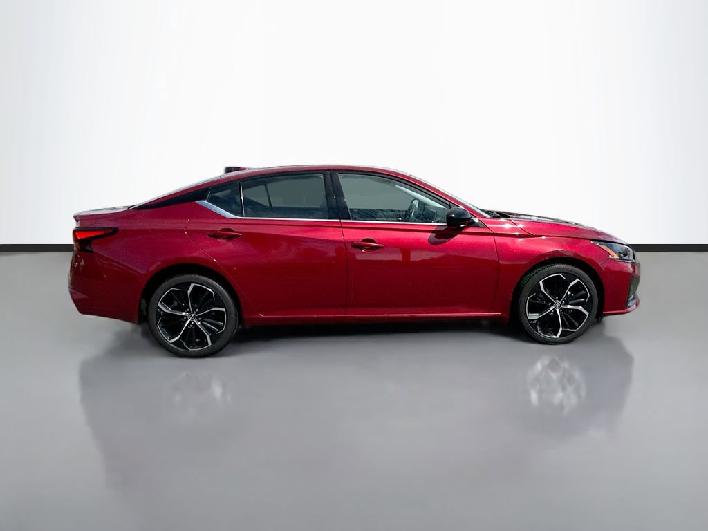 Used 2023 Nissan Altima 2.5 SR image 9