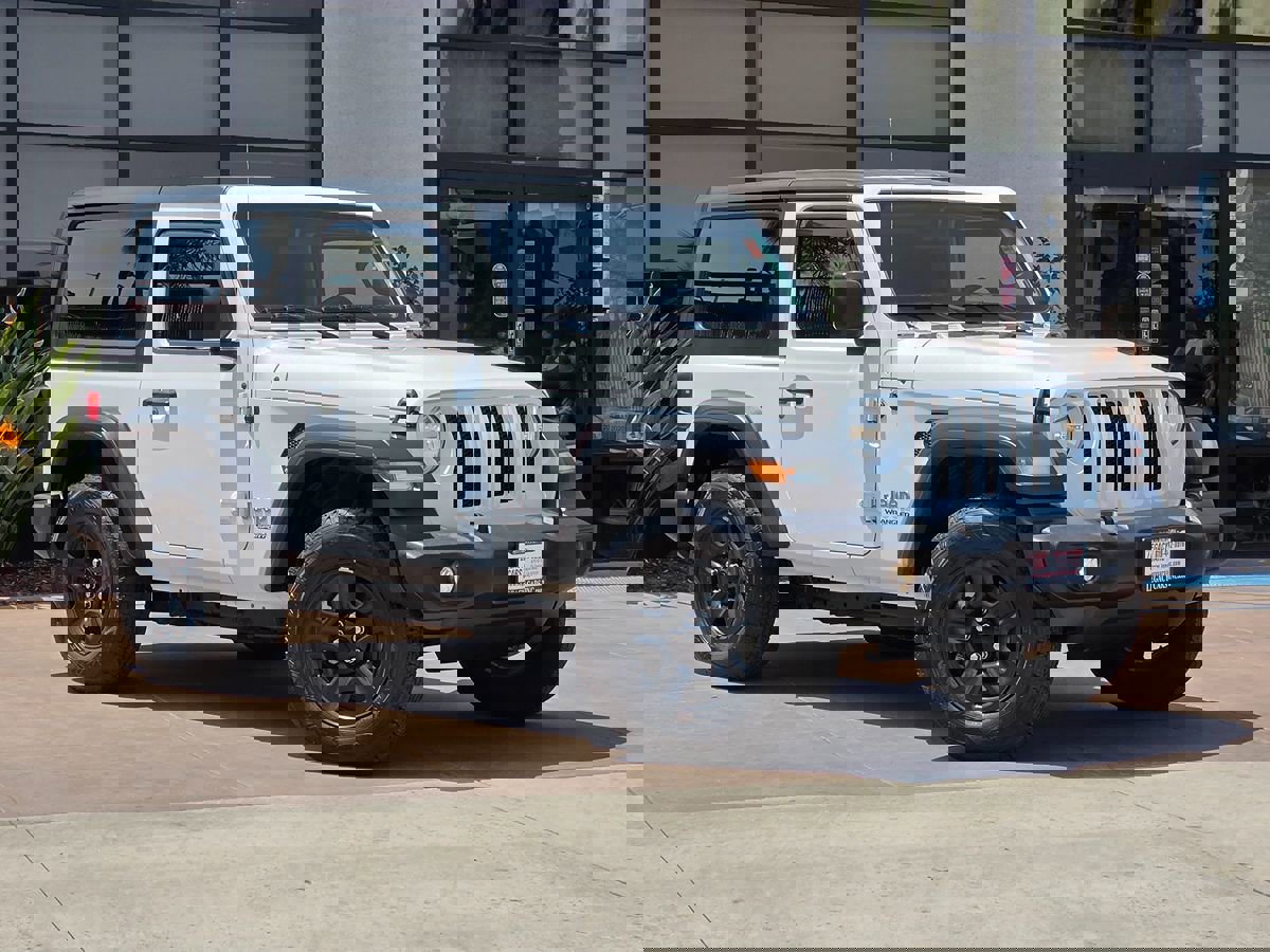 Used 2020 Jeep Wrangler Sport image 3