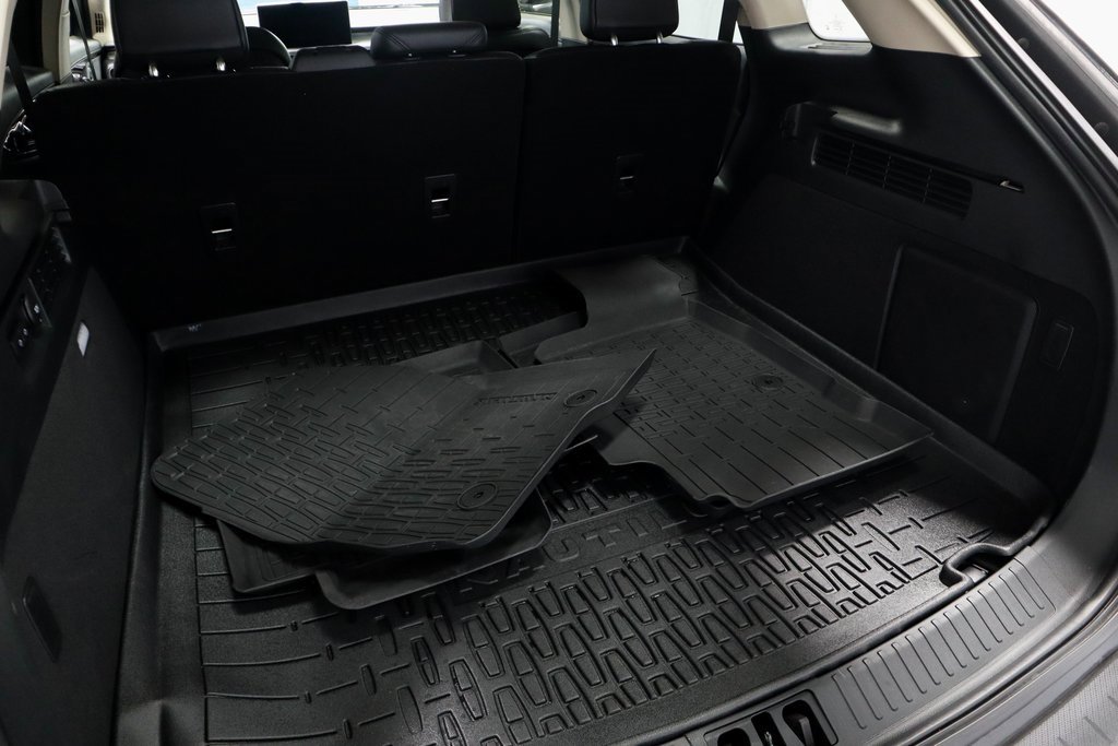 Used 2022 Lincoln Nautilus FWD w/ Premium Package image 16