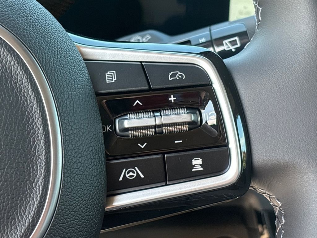 New 2026 Kia Carnival EX image 18