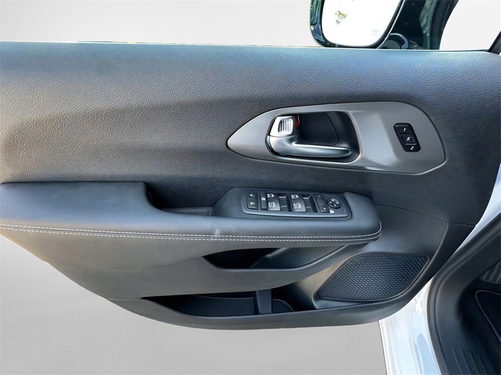 New 2026 Chrysler Pacifica Select image 20