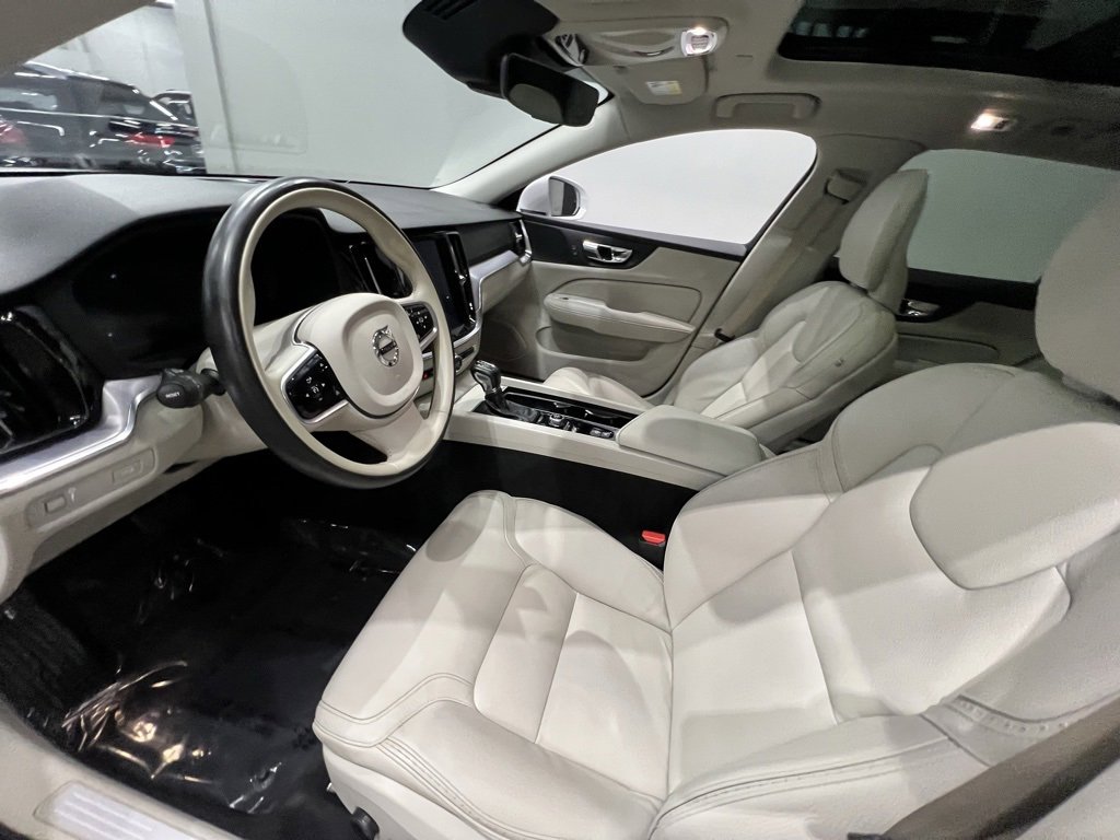 Used 2020 Volvo V60 T5 Cross Country w/ Protection Package Premier image 24