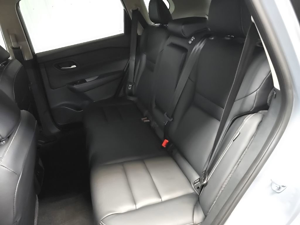 Used 2023 Nissan Rogue SL image 32