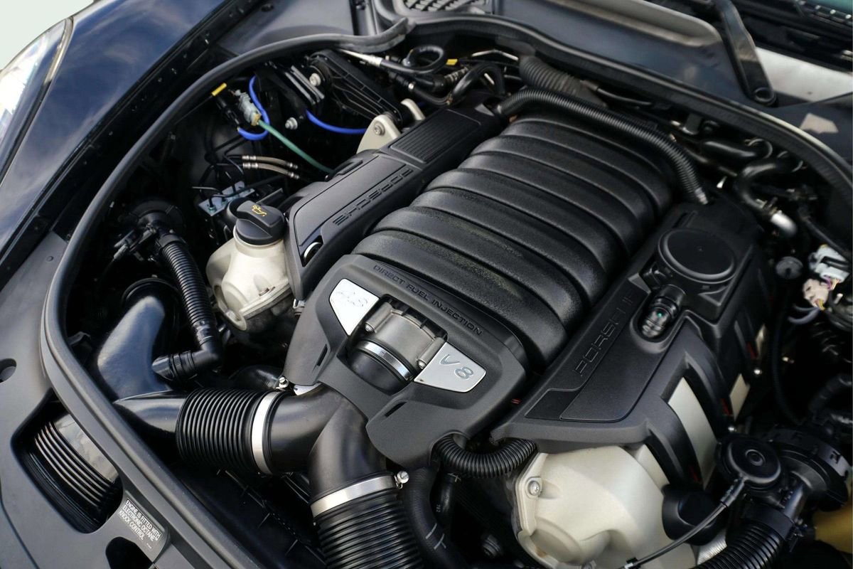 Used 2013 Porsche Panamera GTS image 18