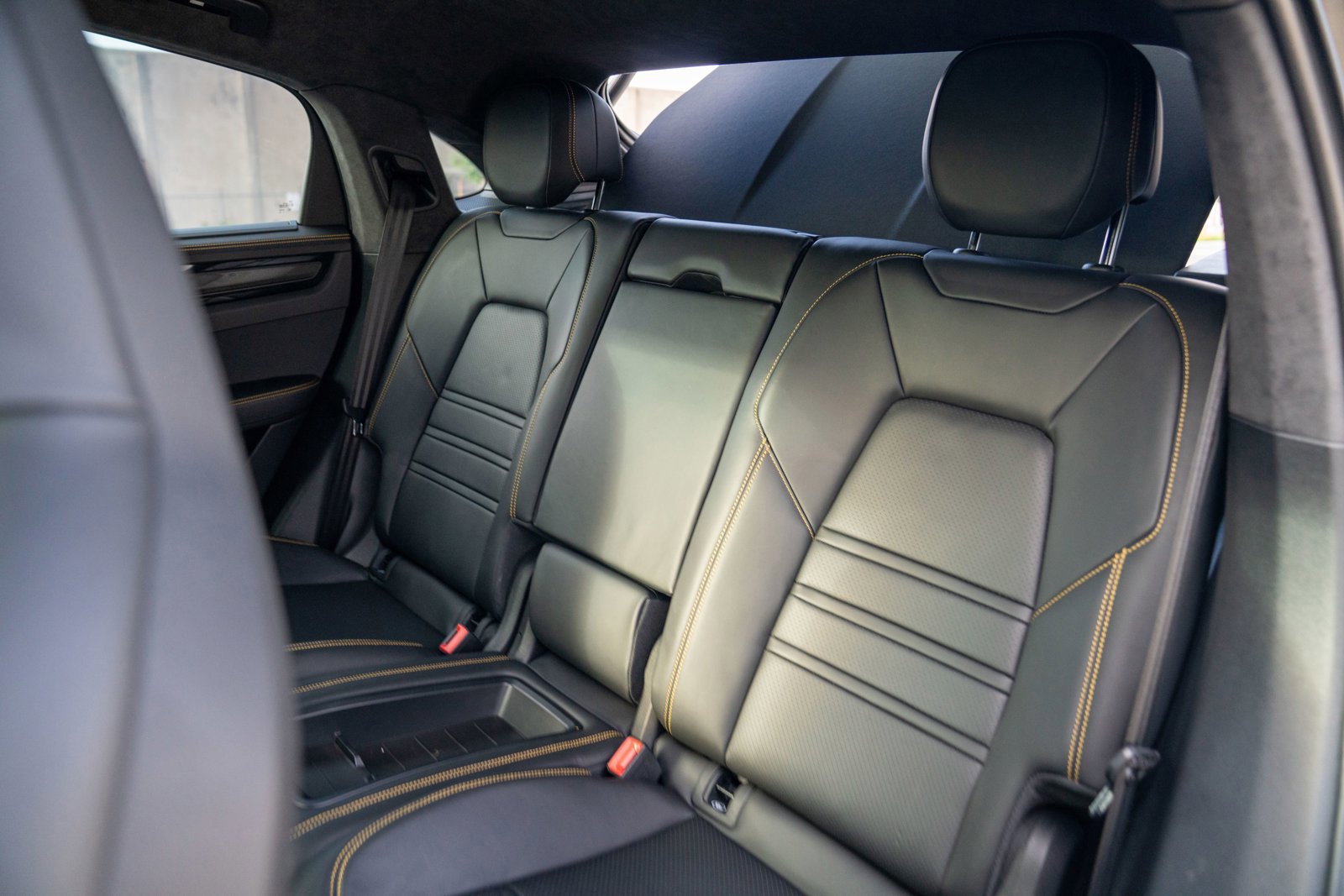 Certified 2022 Porsche Cayenne Turbo GT image 23