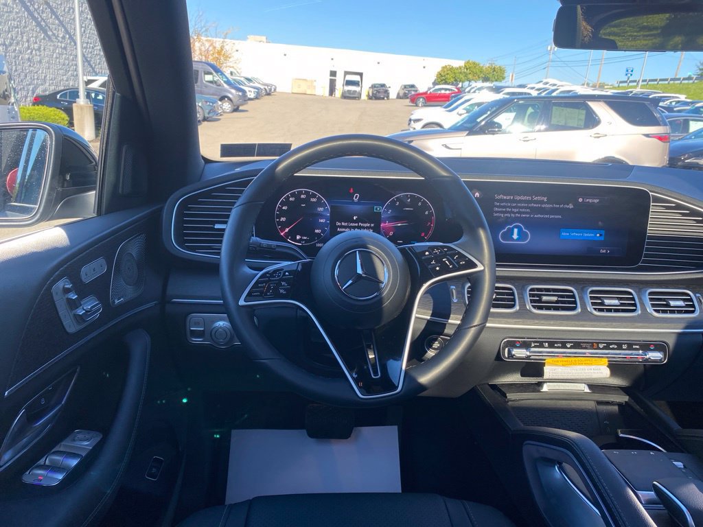 New 2026 Mercedes-Benz GLS 580 4MATIC image 23