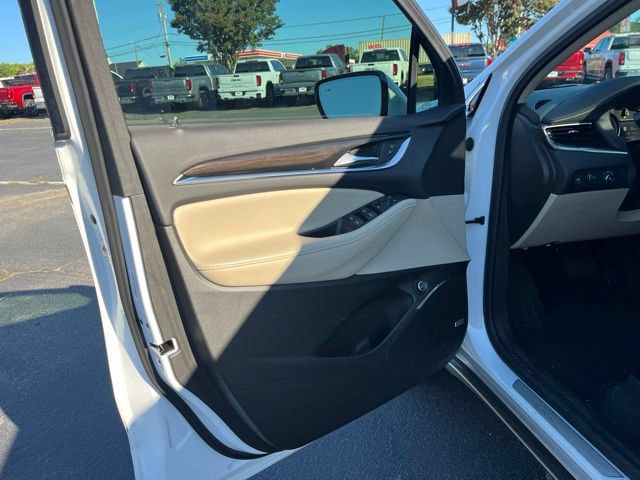 Used 2021 Buick Enclave Essence w/ Sound and Sites Package FWD image 5