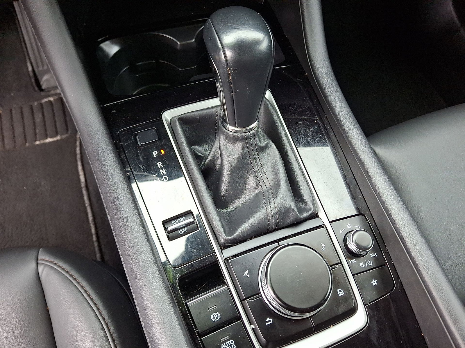 Used 2024 MAZDA MAZDA3 s FWD image 12
