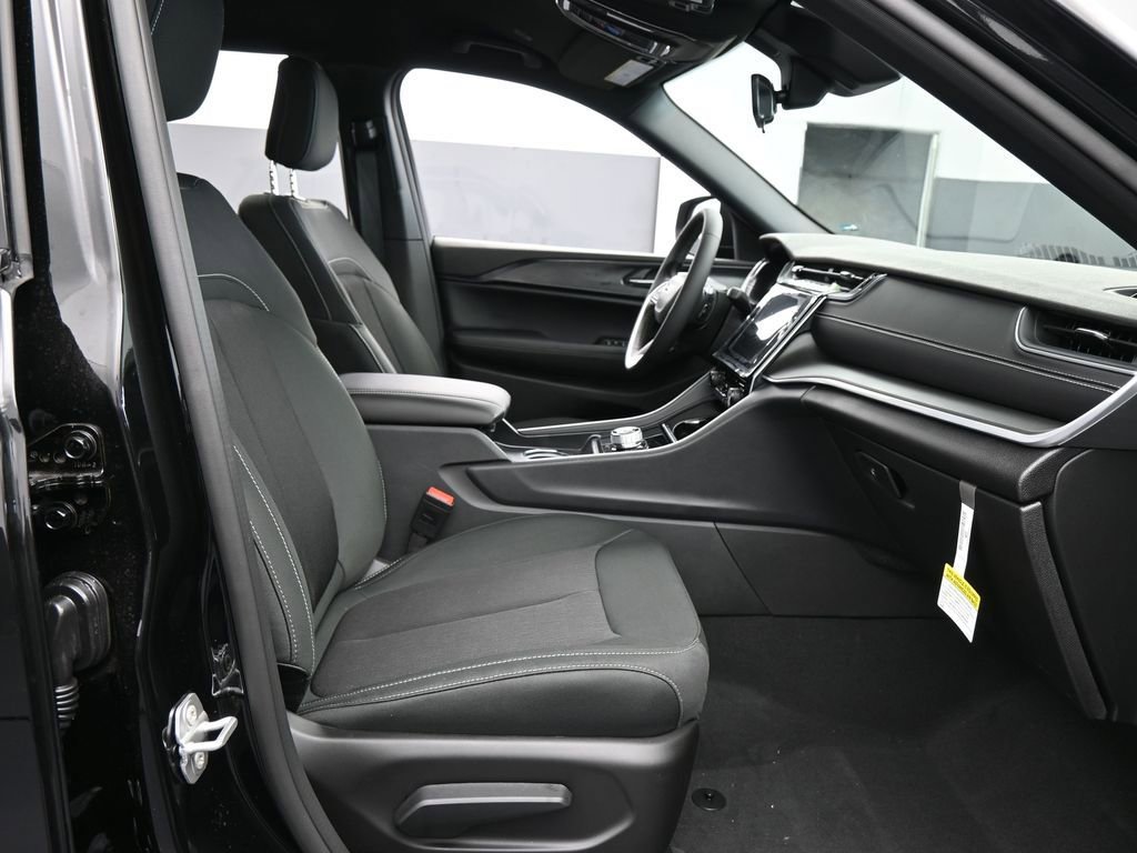 New 2026 Jeep Grand Cherokee L Laredo image 42