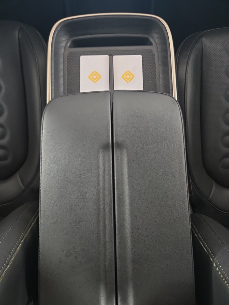 Used 2025 Rivian R1S Adventure Dual AWD/4WD image 31