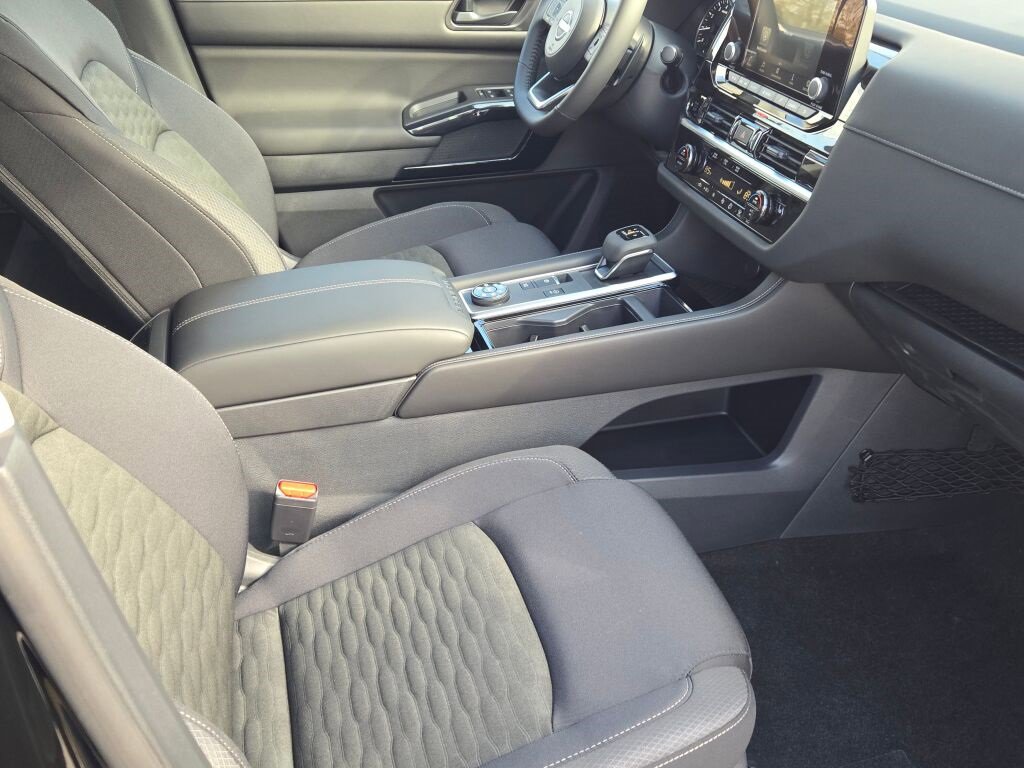 New 2025 Nissan Pathfinder SV w/ Cargo Package image 10