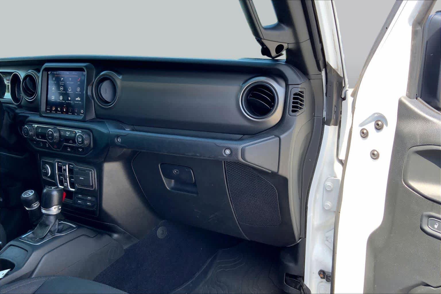 Used 2023 Jeep Gladiator Sport AWD/4WD image 18