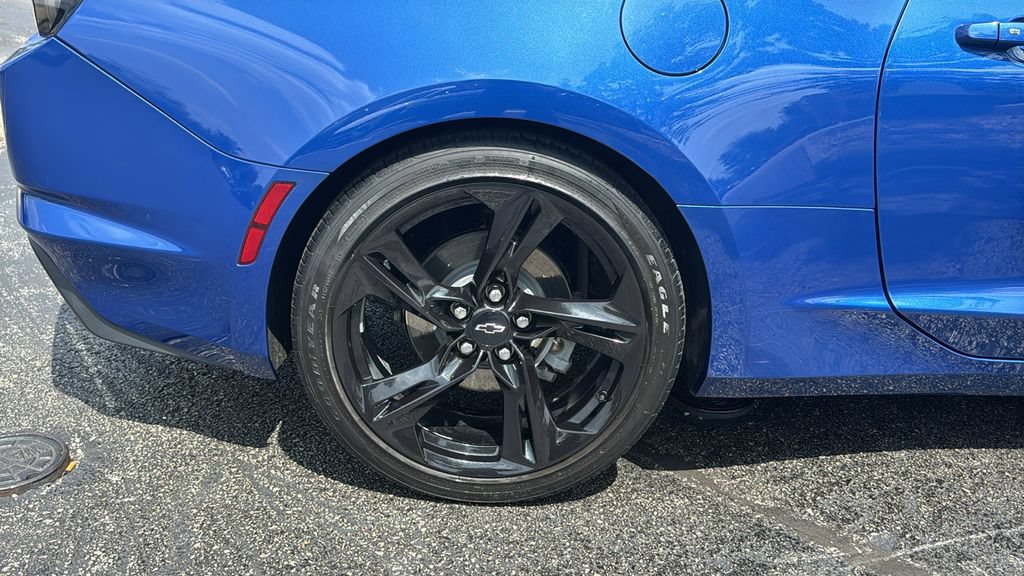 Used 2022 Chevrolet Camaro LT w/ Technology Package RWD image 8