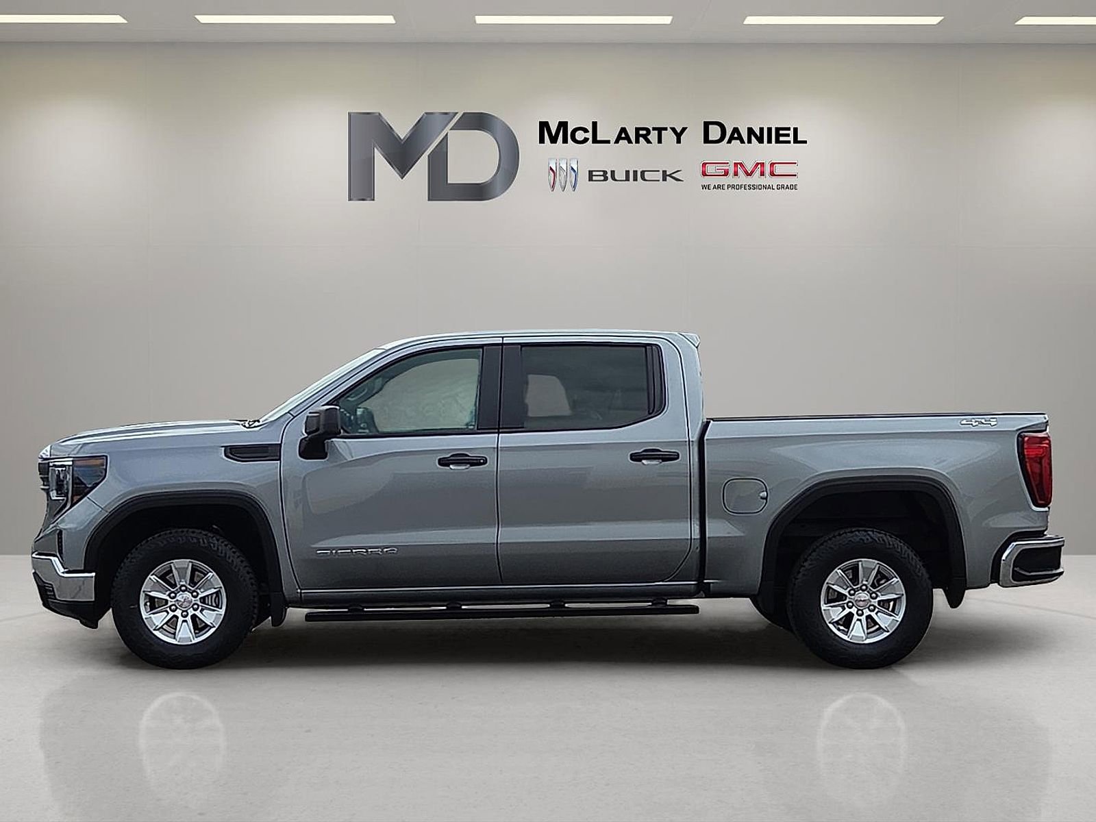 Certified 2023 GMC Sierra 1500 Pro w/ Convenience Package image 3