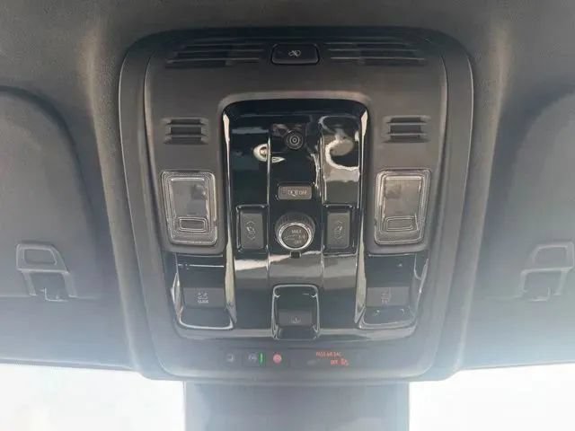 New 2026 Cadillac Escalade V AWD/4WD image 32
