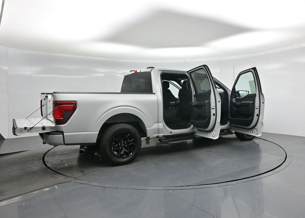 Used 2024 Ford F150 XLT w/ XLT Black Appearance Package image 6