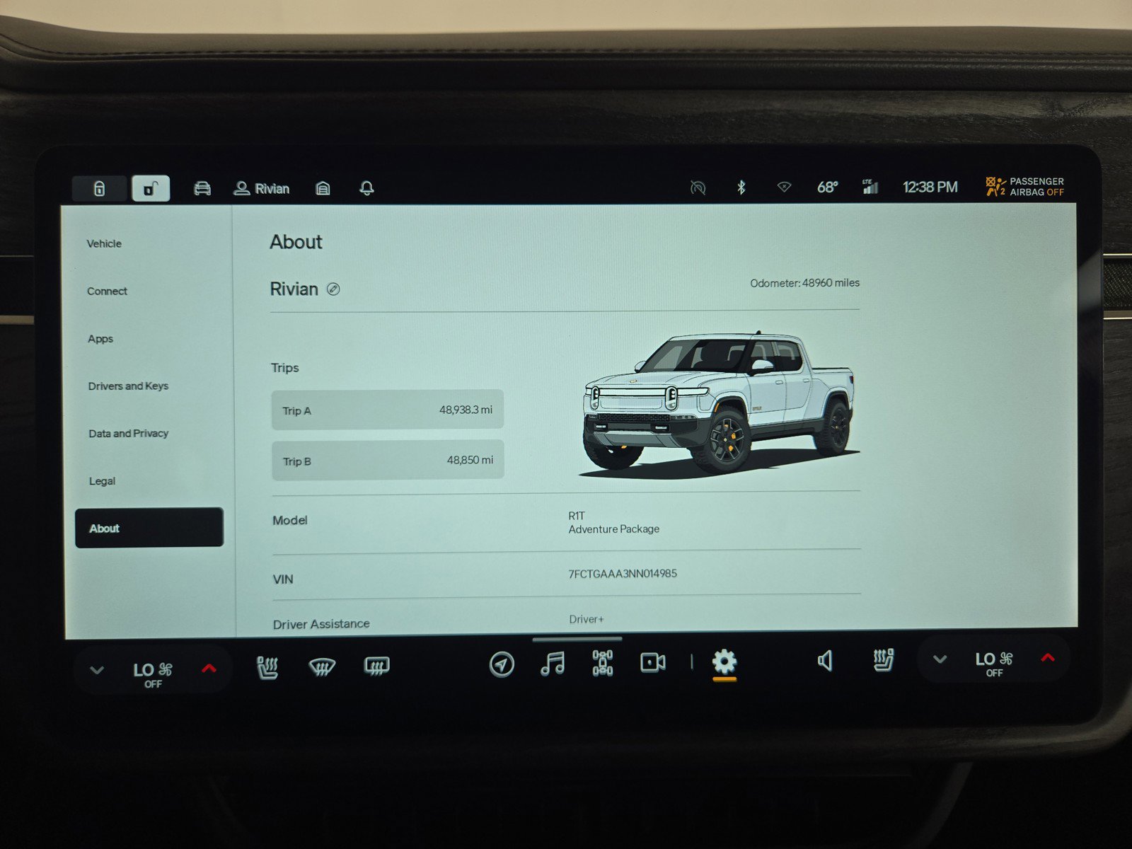 Used 2022 Rivian R1T Adventure image 27