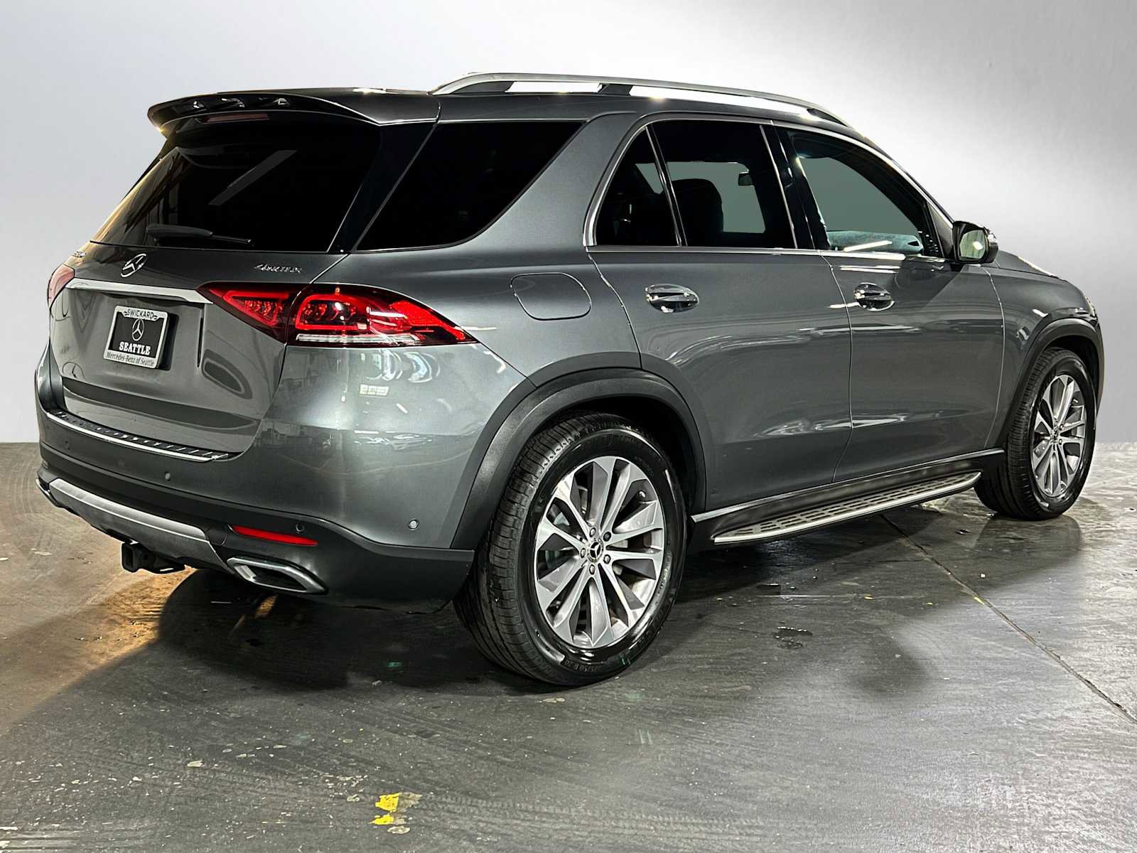 Used 2022 Mercedes-Benz GLE 350 4MATIC image 3