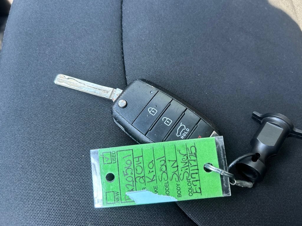 Used 2014 Kia Soul ! w/ Sun & Sound Package FWD image 32