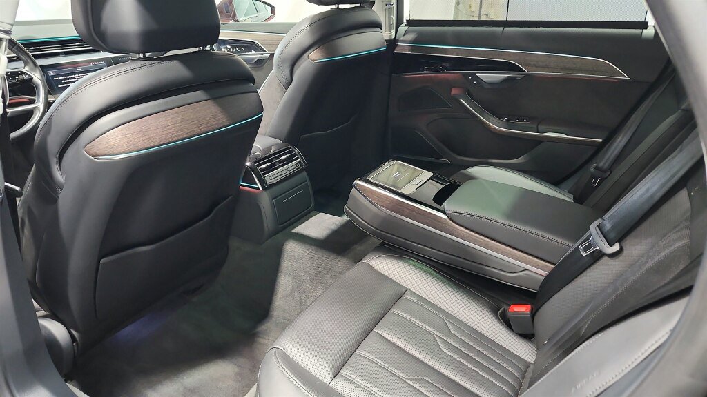Used 2021 Audi A8 L 4.0T w/ Executive Plus Package AWD/4WD image 36