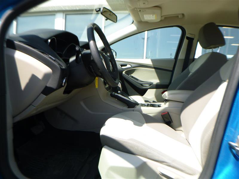 Used 2013 Ford Focus SE w/ SE Winter Pkg FWD image 5