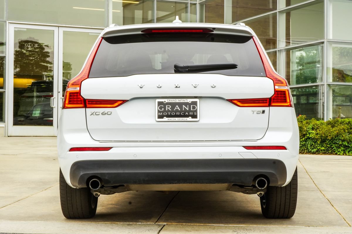 Used 2021 Volvo XC60 T5 Momentum w/ Premium Package AWD/4WD image 11