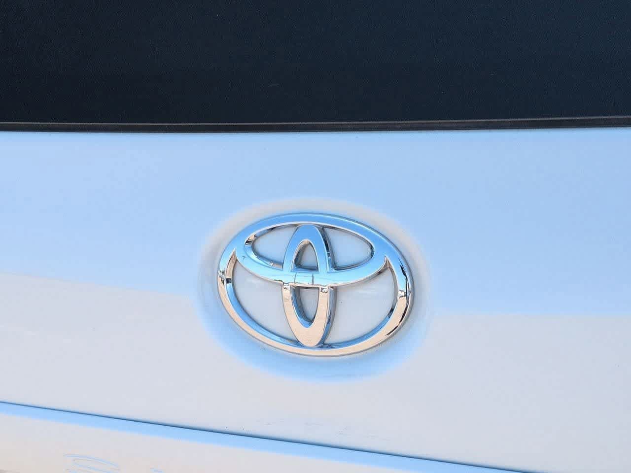 Used 2015 Toyota Sienna XLE FWD image 11