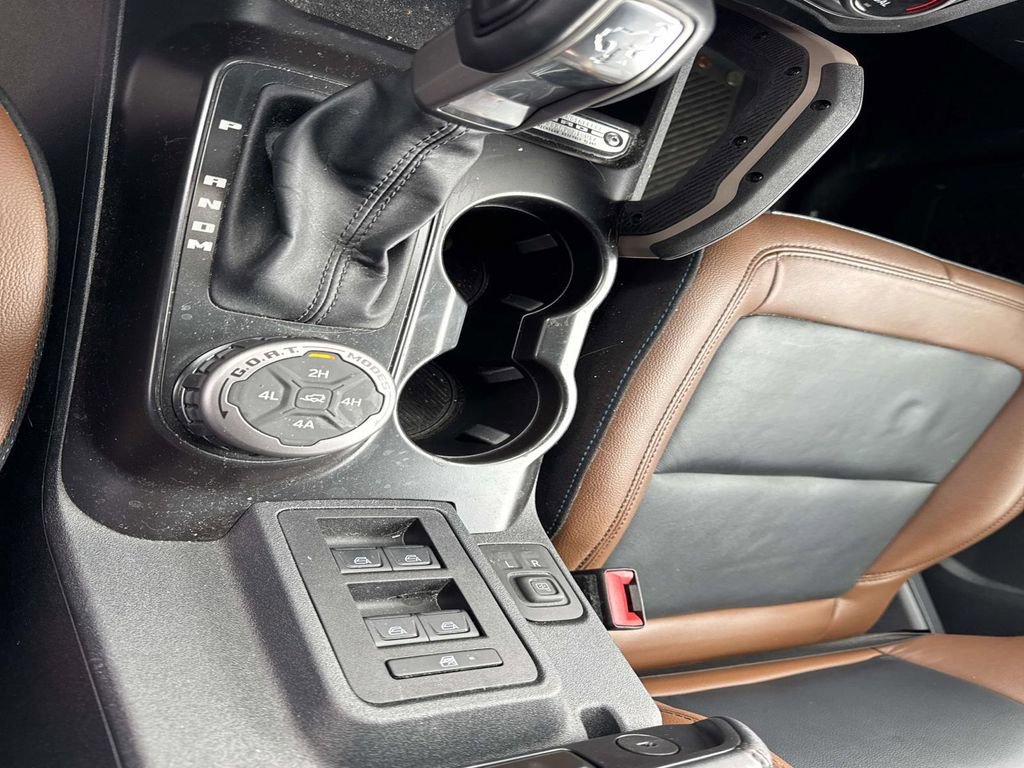 Used 2024 Ford Bronco Outer Banks w/ Sasquatch Package image 24