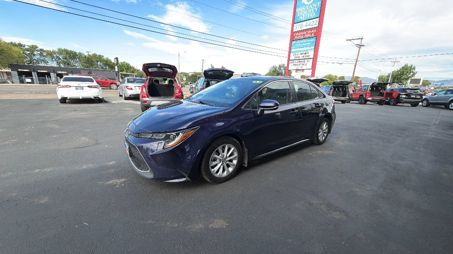 Used 2021 Toyota Corolla XLE w/ Carpet Mat Package (TMS) FWD image 2