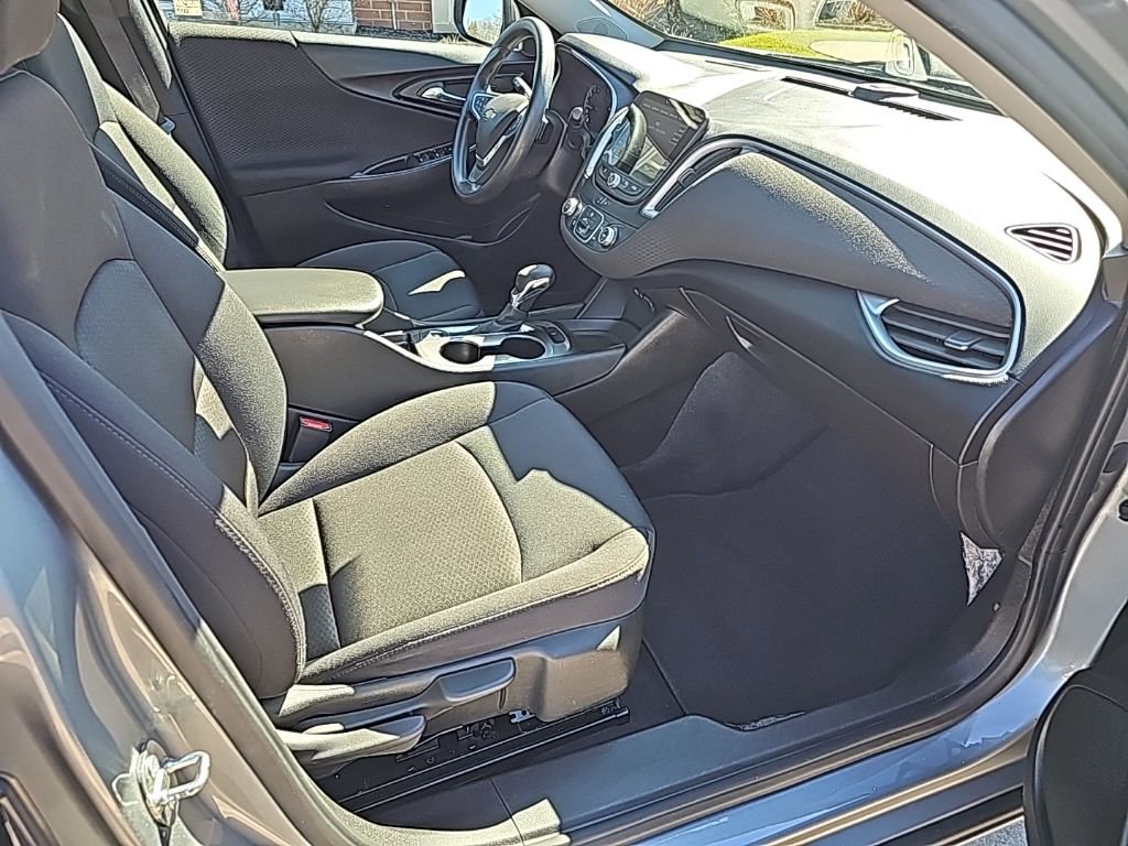 Used 2023 Chevrolet Malibu LS image 22