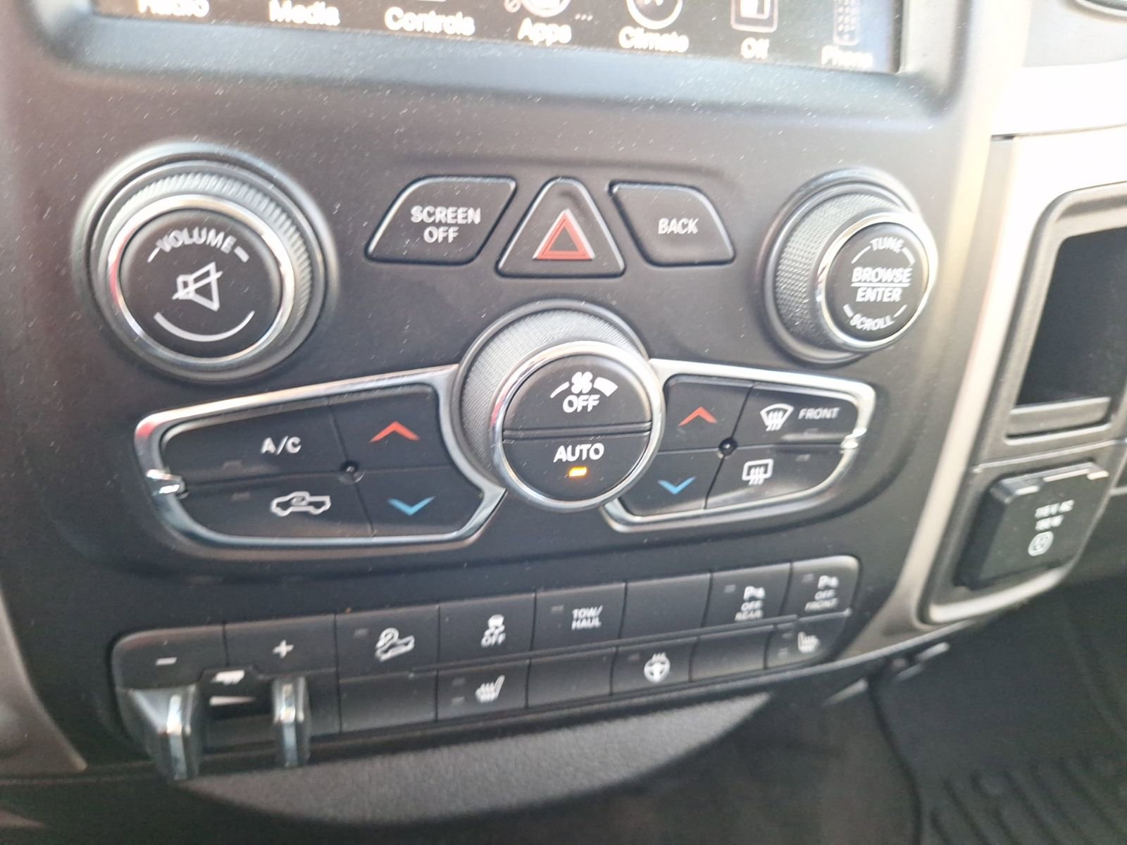 Used 2017 RAM 2500 Big Horn w/ Sport Appearance Group image 25