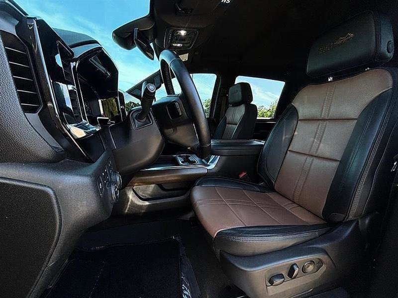 Used 2024 Chevrolet Silverado 3500 High Country image 33