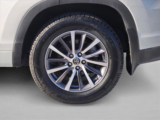 Used 2017 Toyota Highlander XLE image 24