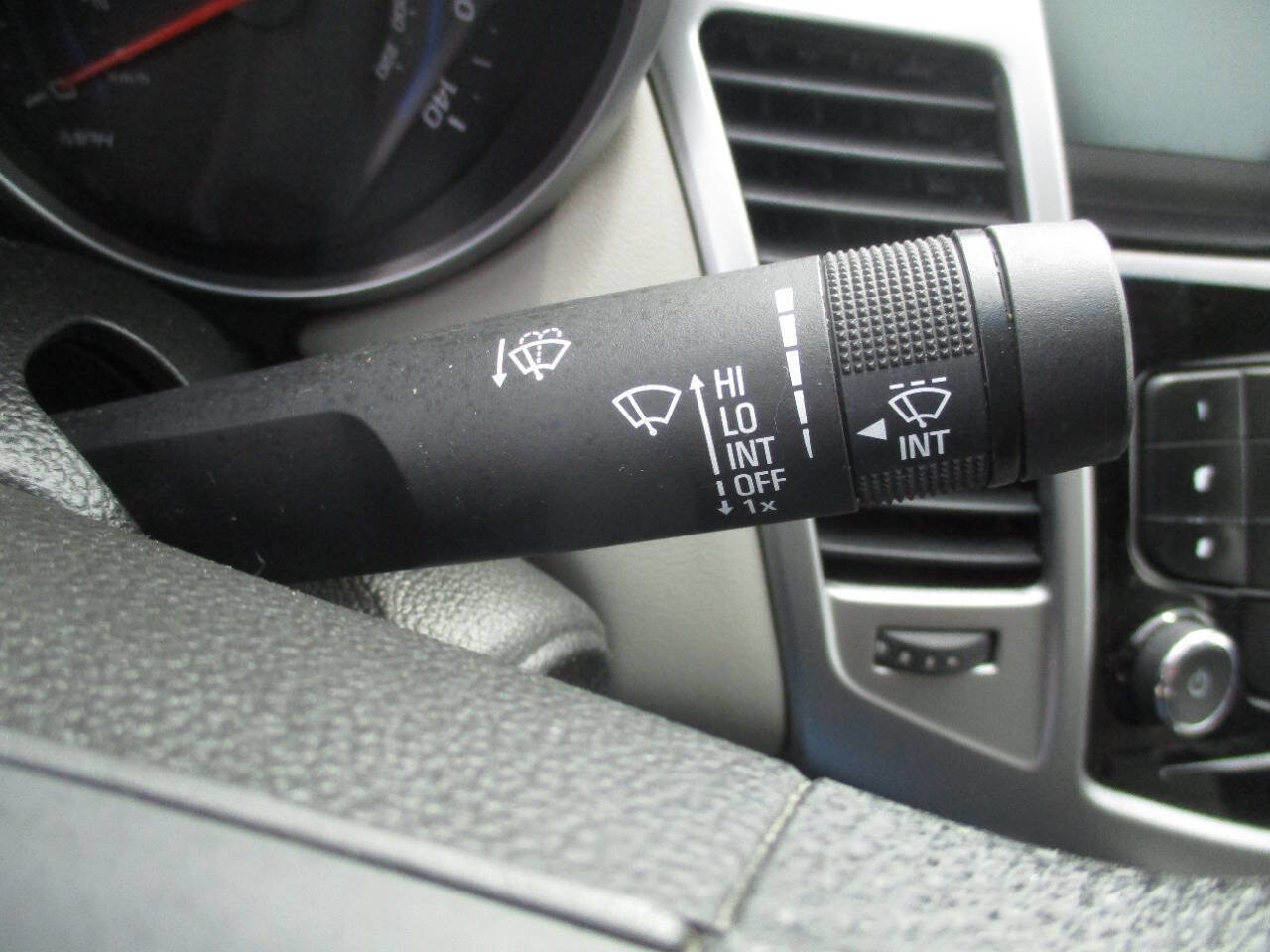 Used 2016 Chevrolet Cruze LS FWD image 17