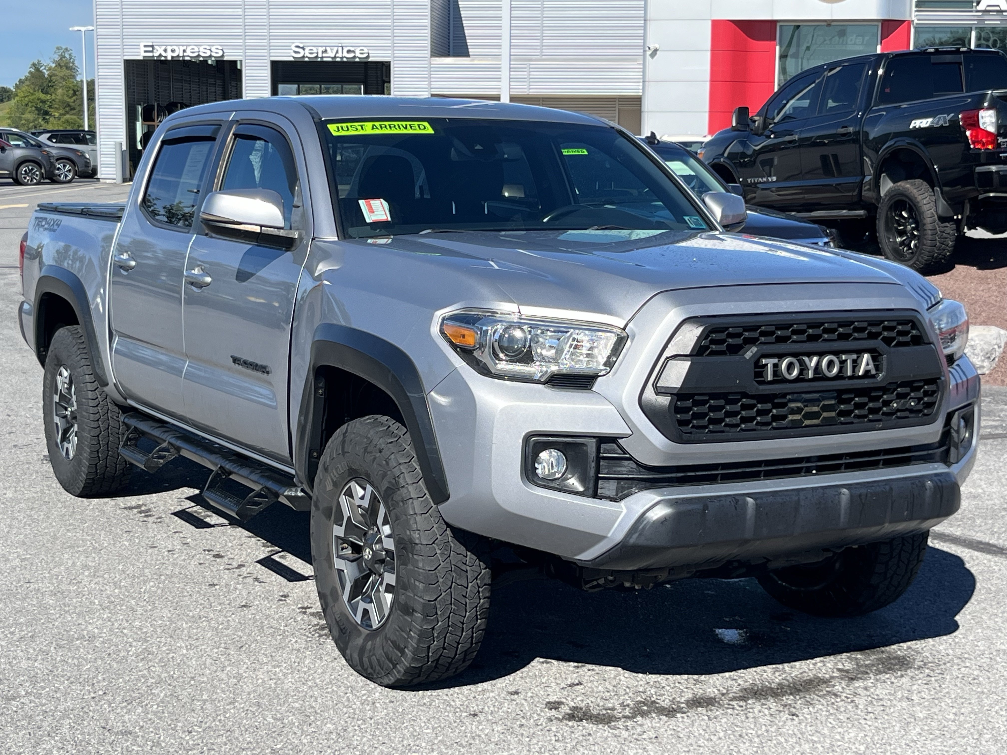 Used 2019 Toyota Tacoma TRD Off-Road AWD/4WD image 1