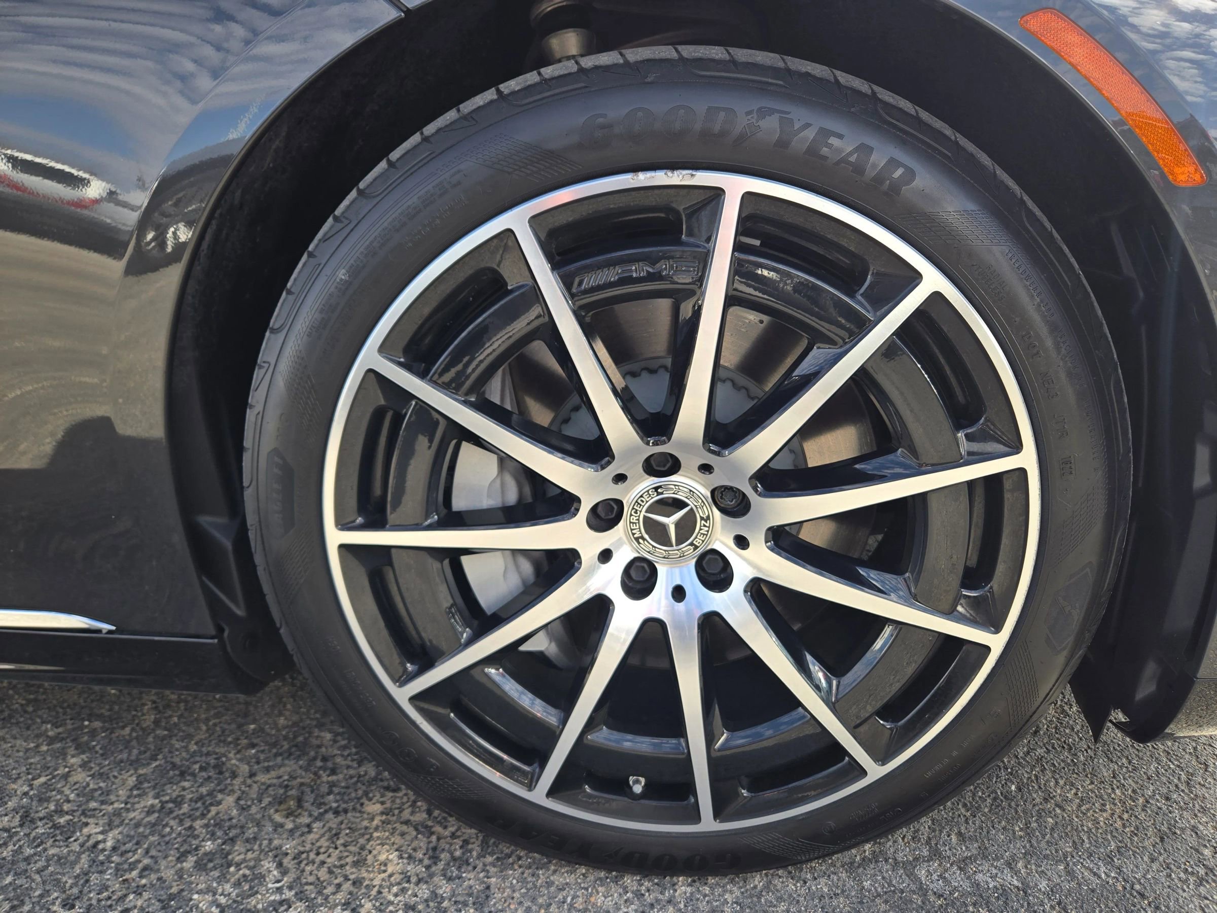 Used 2023 Mercedes-Benz EQS 580 4MATIC Sedan w/ Exclusive Trim Package image 31