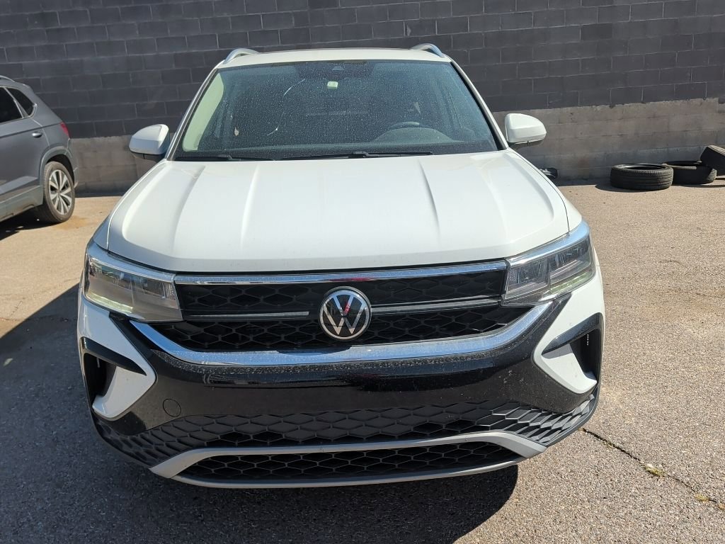 Used 2022 Volkswagen Taos SE AWD/4WD image 1