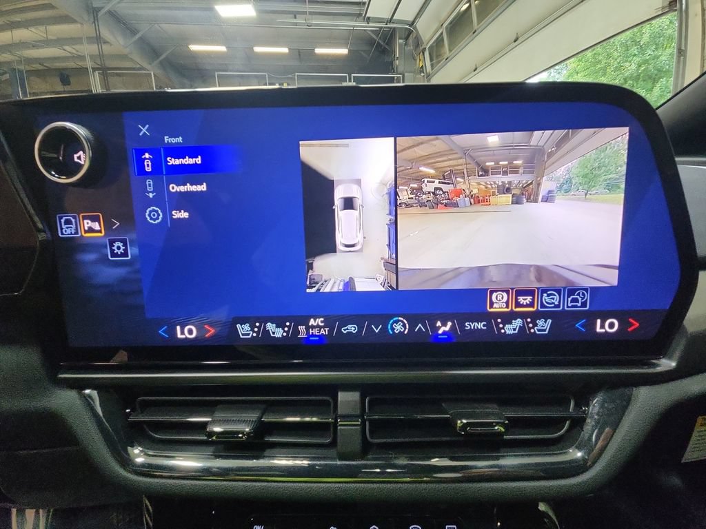 Used 2026 Chevrolet Equinox EV RS w/ Convenience Package II AWD/4WD image 20