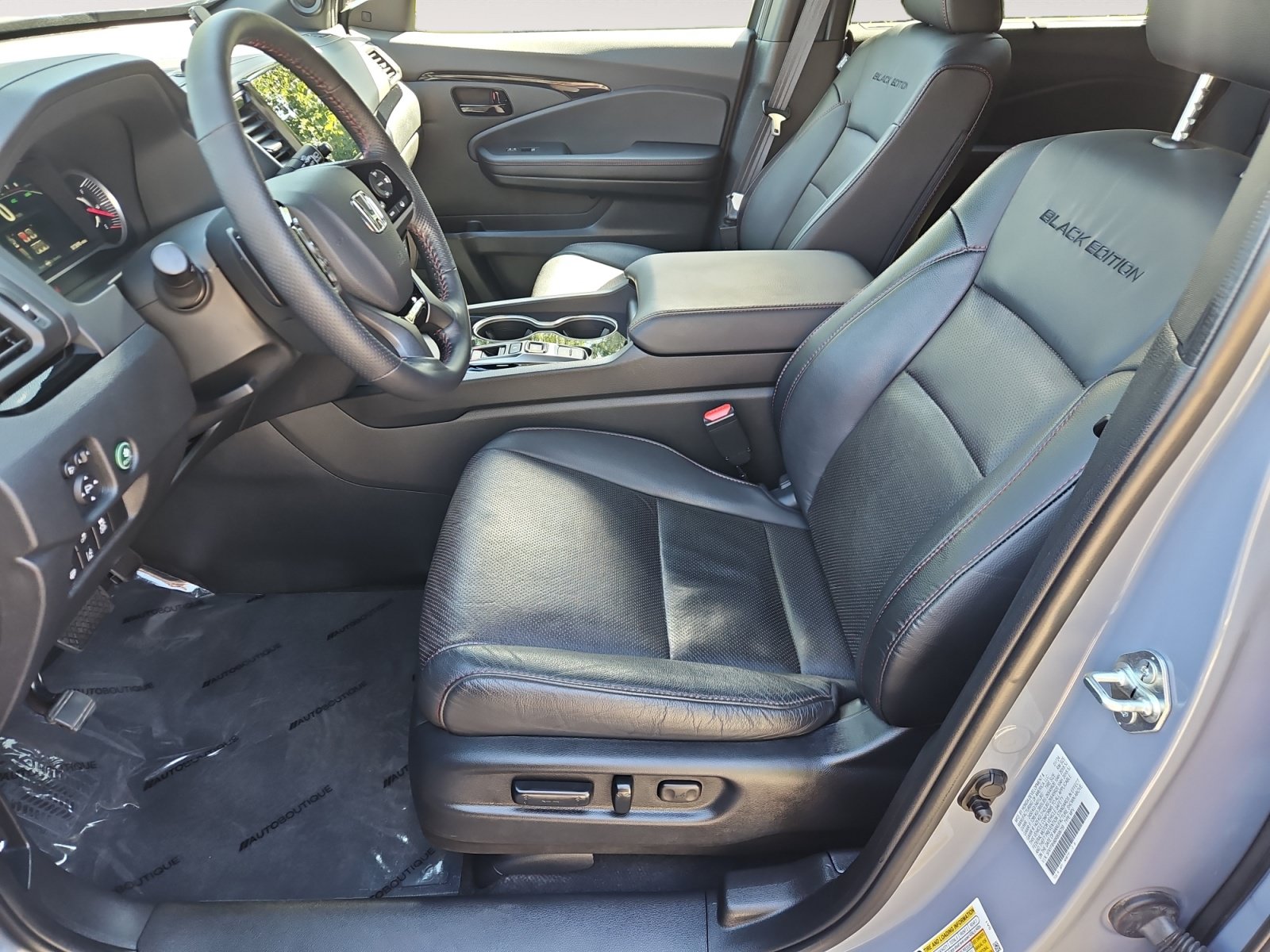 Used 2024 Honda Passport Black Edition image 9