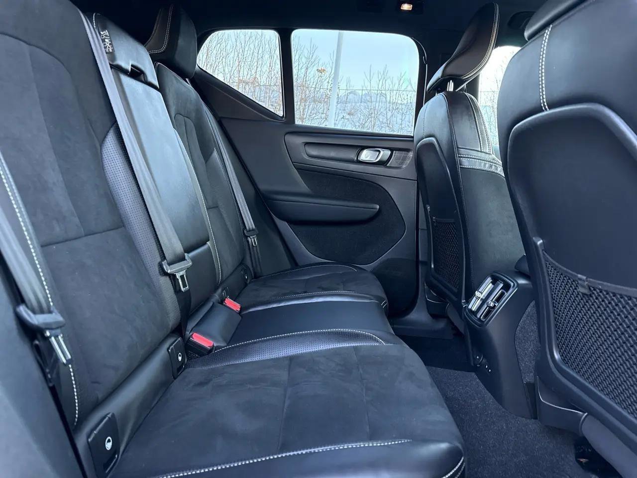 Used 2021 Volvo XC40 P8 Recharge w/ Climate Package image 29