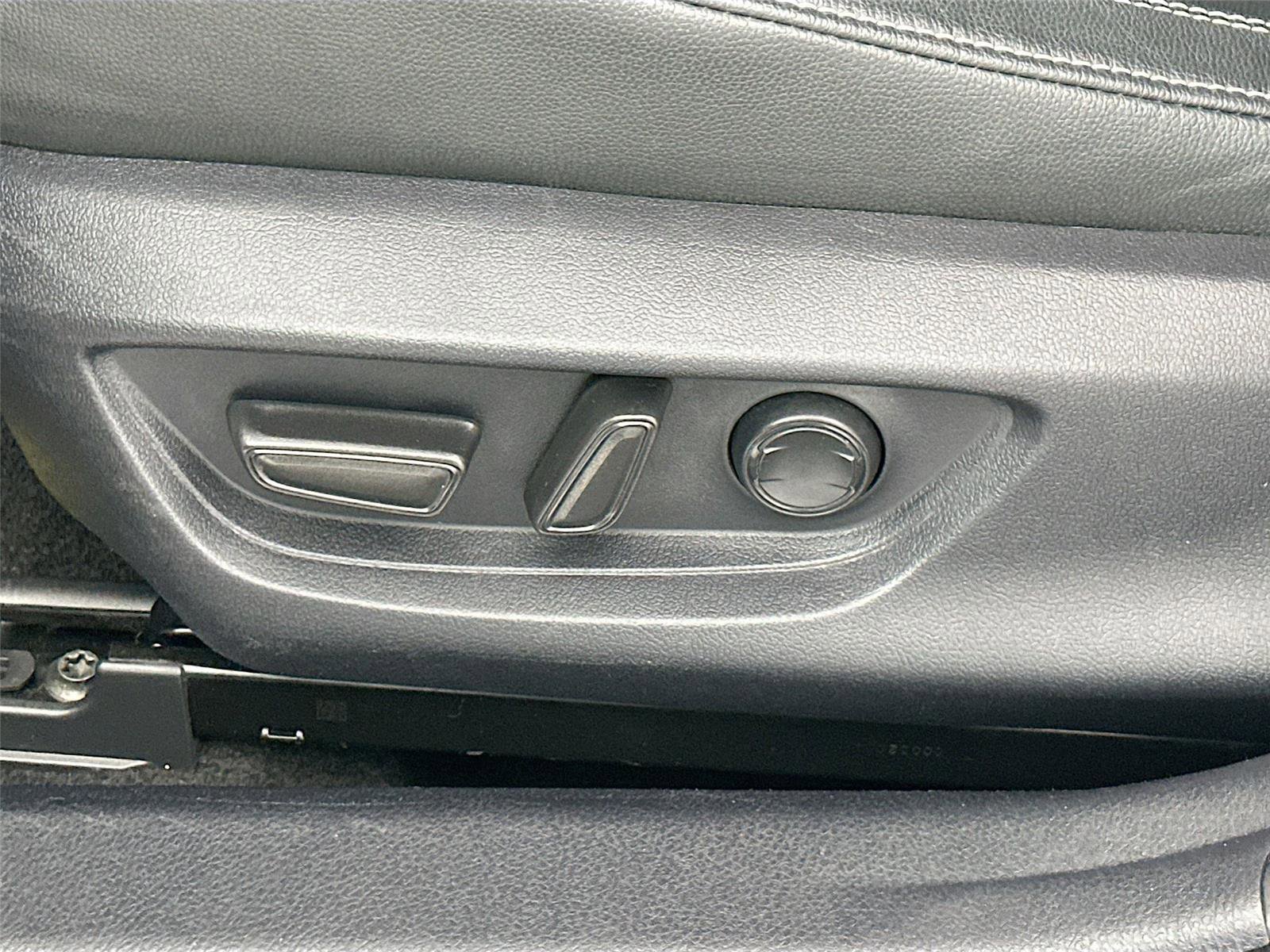 Certified 2025 Toyota Camry SE image 20