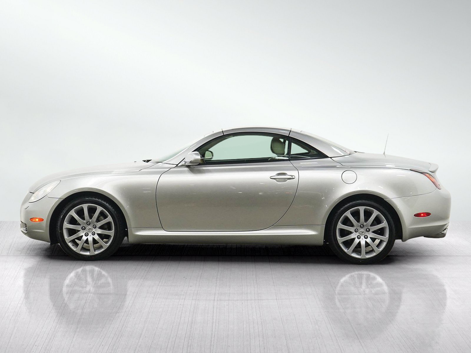 Used 2002 Lexus SC 430 Convertible RWD image 2