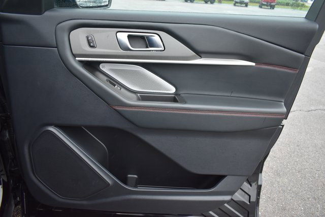Used 2025 Ford Explorer ST image 53