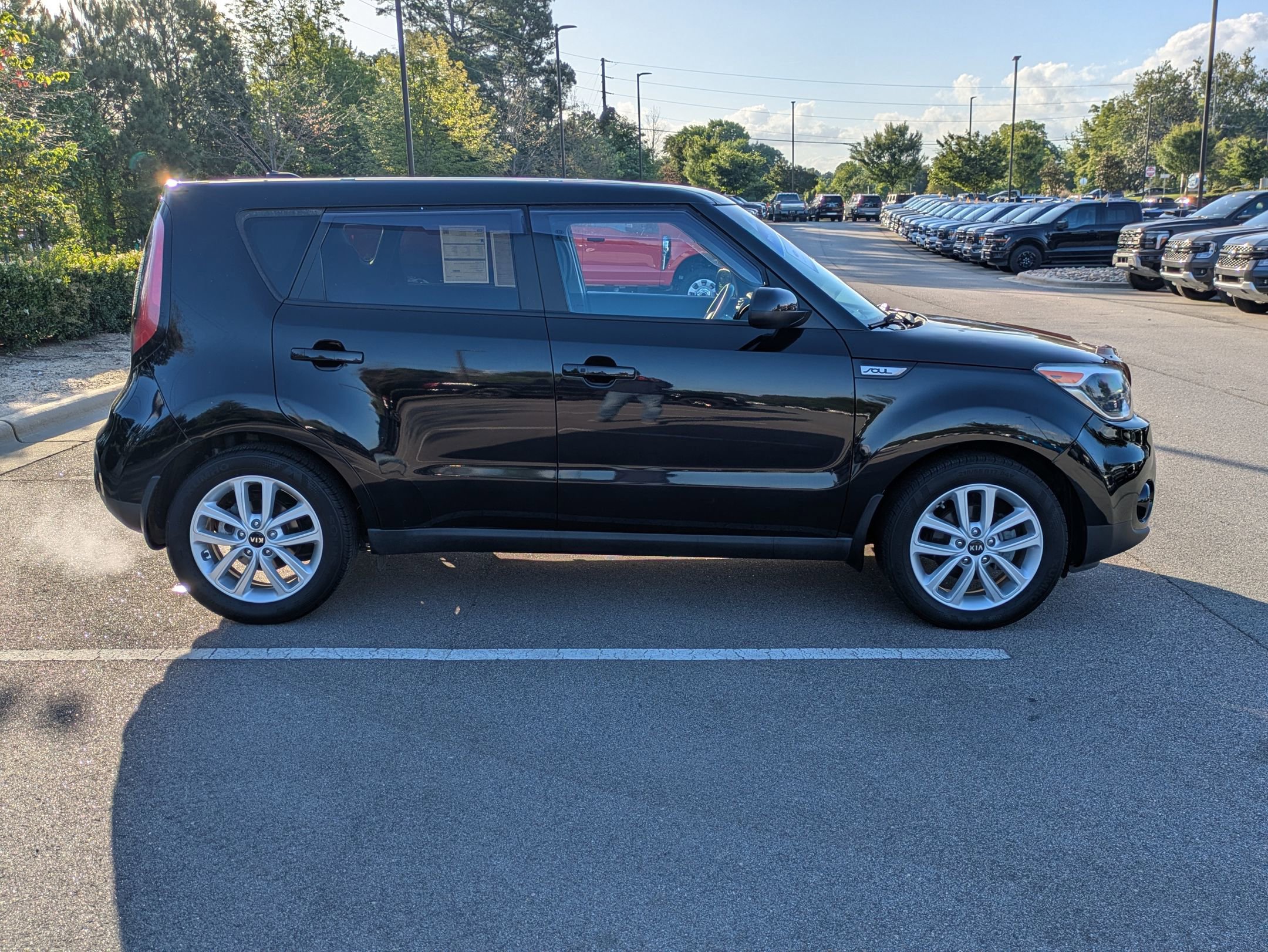 Used 2019 Kia Soul + w/ Audio Package FWD image 3