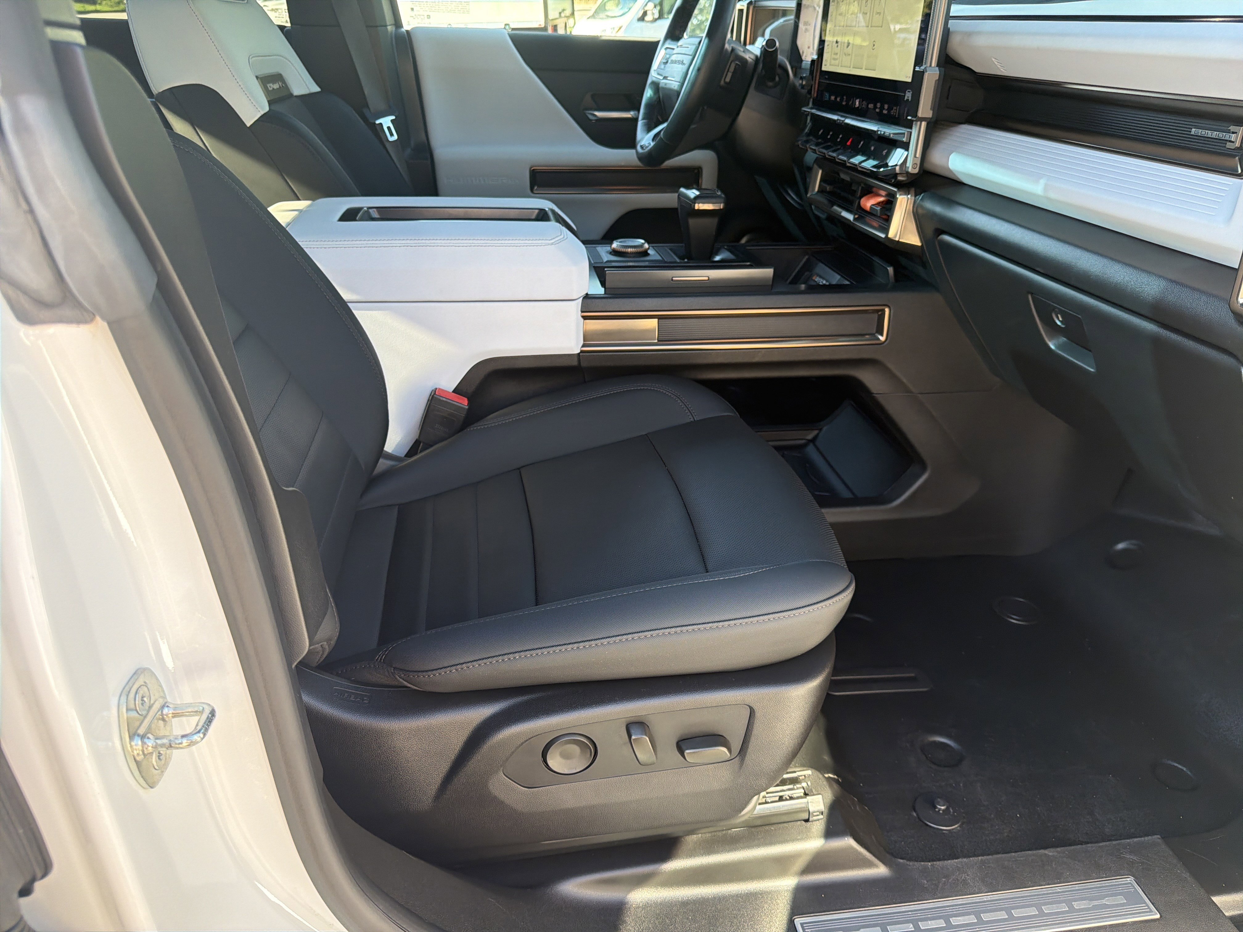 Used 2022 GMC Hummer EV Edition 1 w/ LPO, Illumination Package AWD/4WD image 16