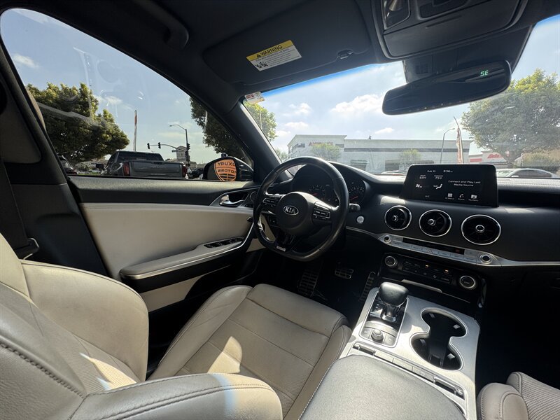 Used 2018 Kia Stinger GT2 AWD/4WD image 32