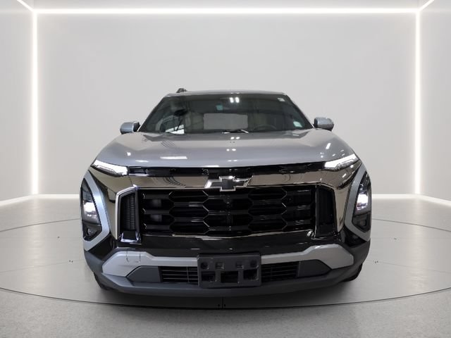 Used 2025 Chevrolet Equinox ACTIV w/ Safety and Technology Package AWD/4WD image 4