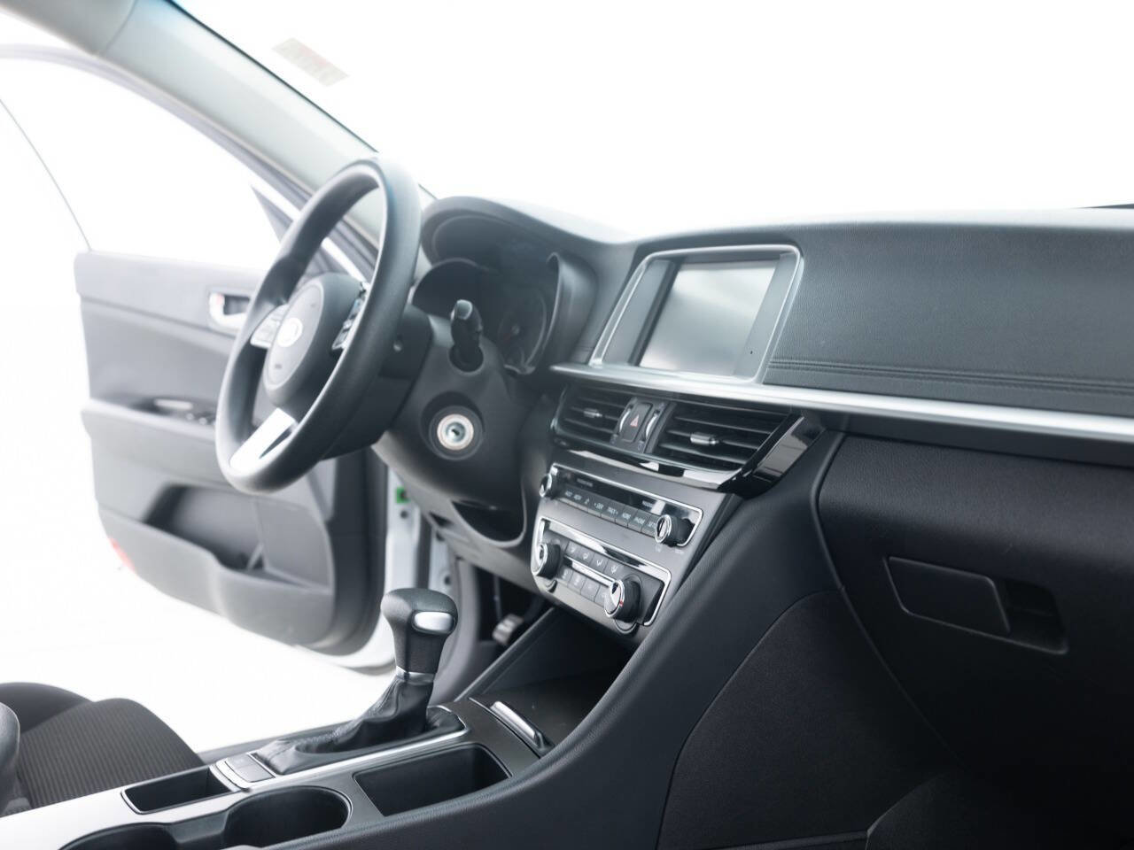 Used 2020 Kia Optima LX image 27