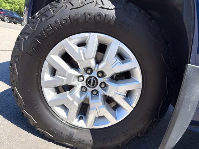 Used 2022 Nissan Frontier SV AWD/4WD image 13